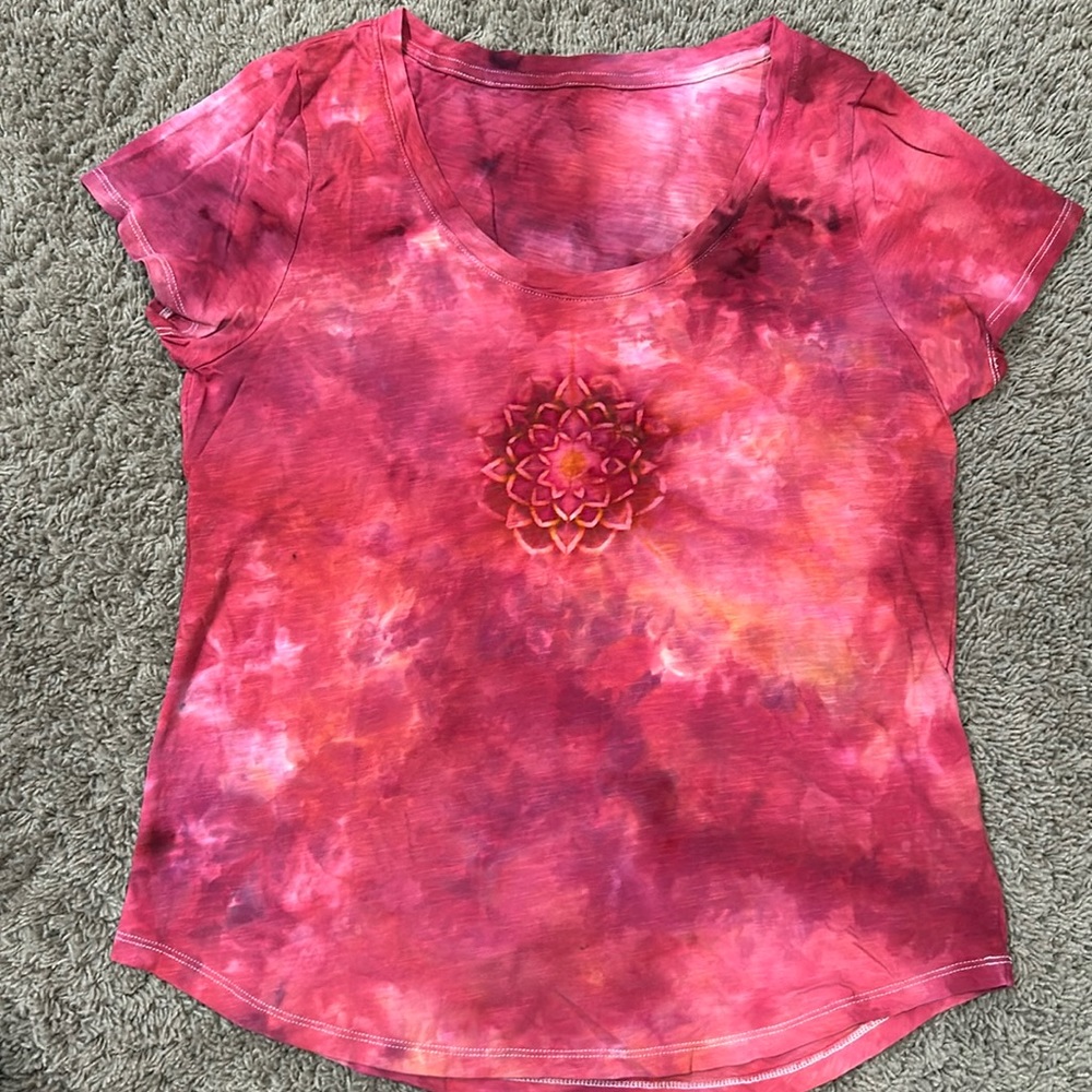 Gorgeous ice died women’s small T-shirt.
